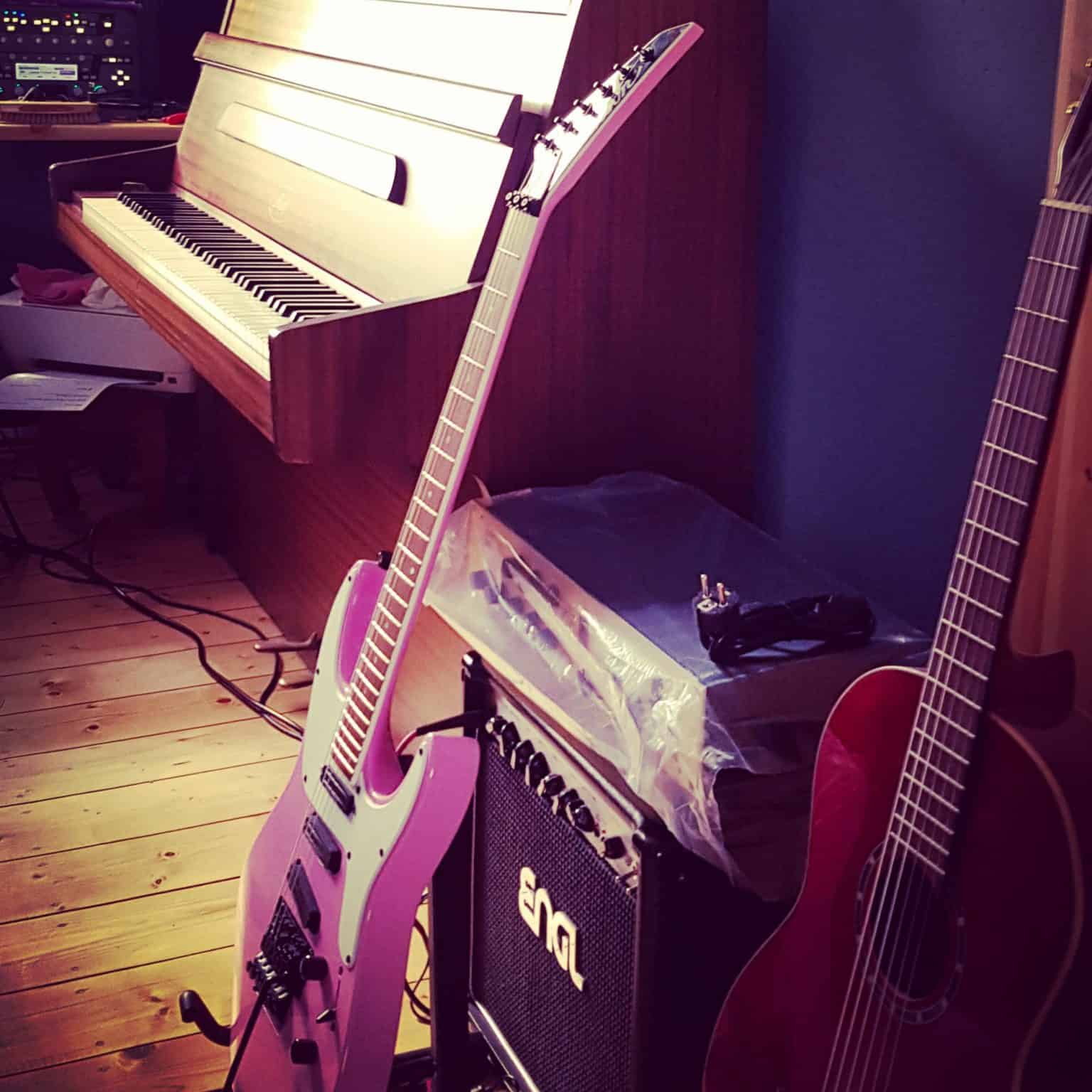 Rockman ✩ Composing for you! » | felsmann-sounddesign.com Composing for you!